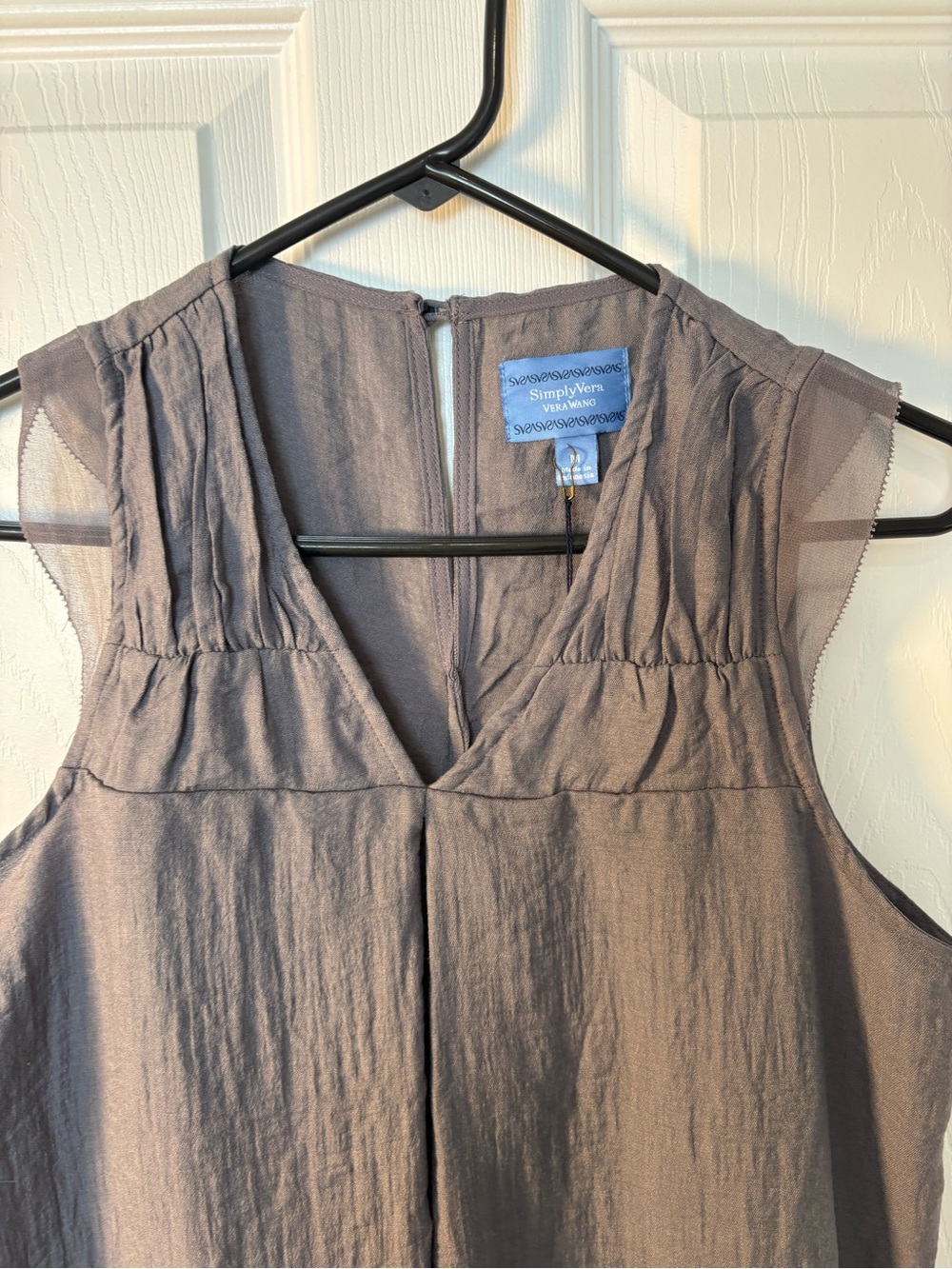 Simply Vera Vera Wang Gray Sleeveless V-Neck Gathered Yoke Camisole - Picture 3 of 5